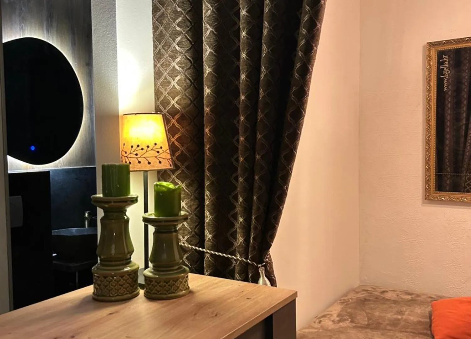 Boutique Suit 02 זאדאר